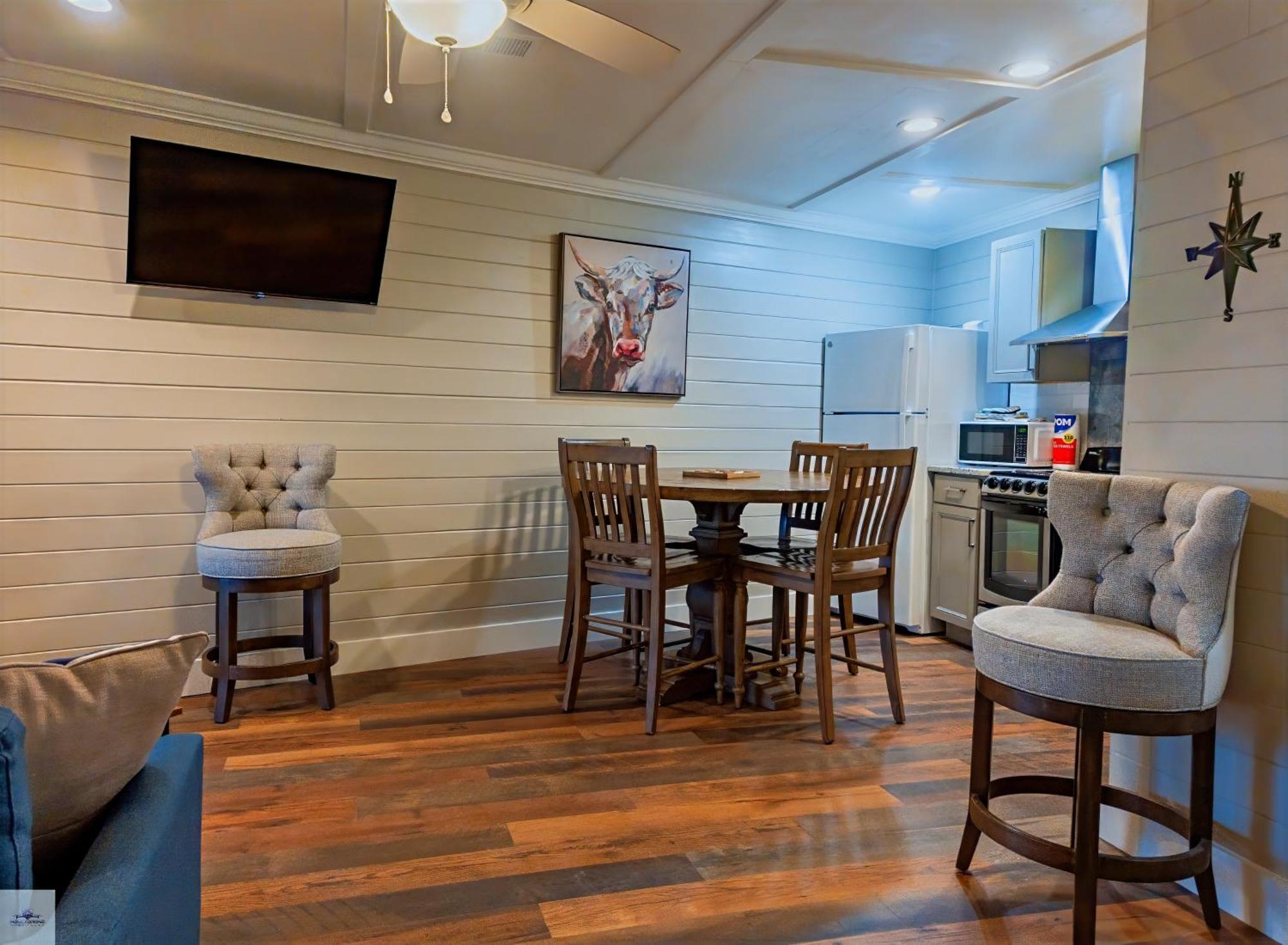 Blue Dolphin Inn&Cottages Grand Isle Exterior foto