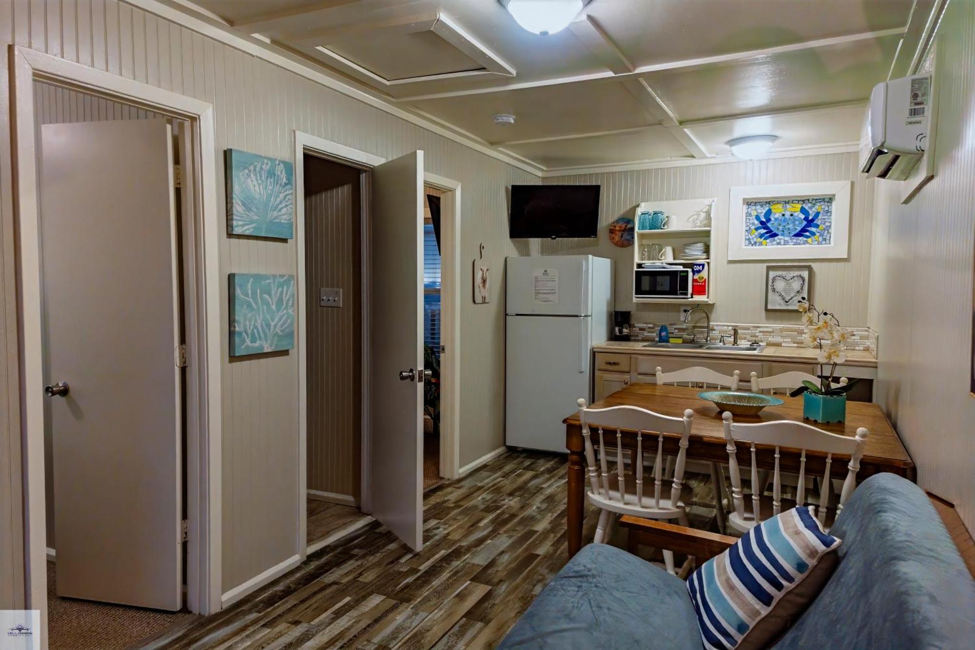 Blue Dolphin Inn&Cottages Grand Isle Exterior foto
