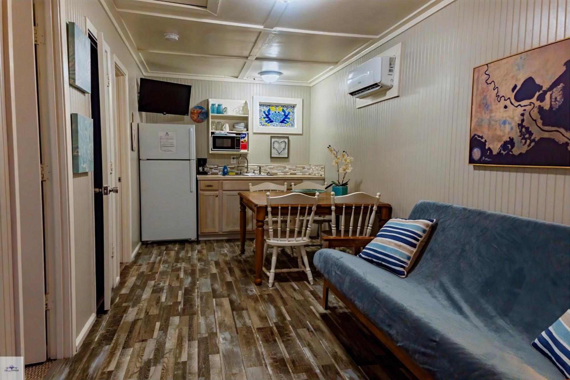 Blue Dolphin Inn&Cottages Grand Isle Exterior foto