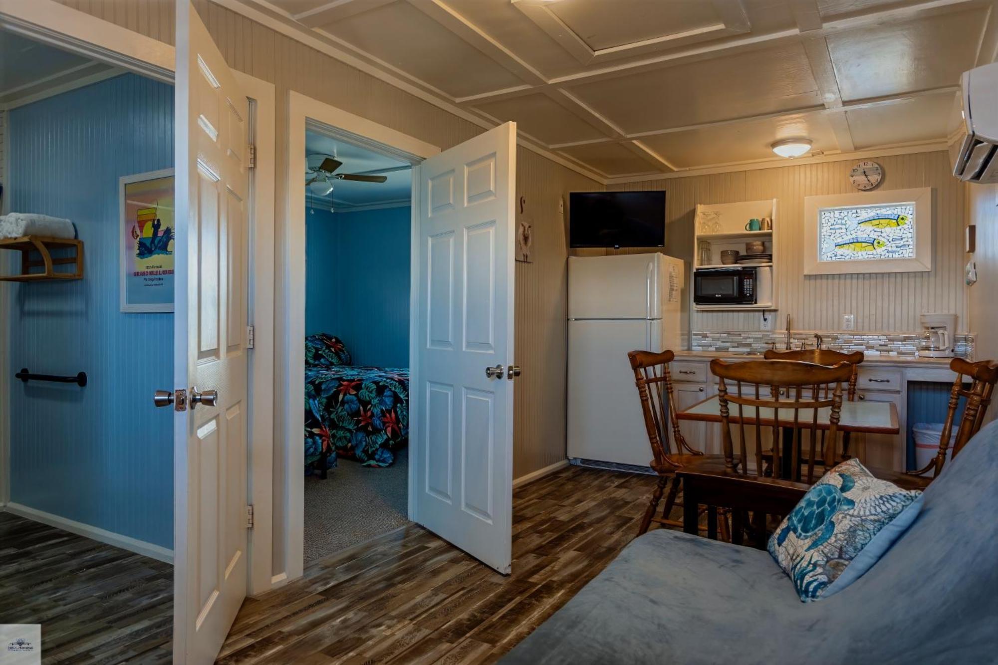 Blue Dolphin Inn&Cottages Grand Isle Exterior foto
